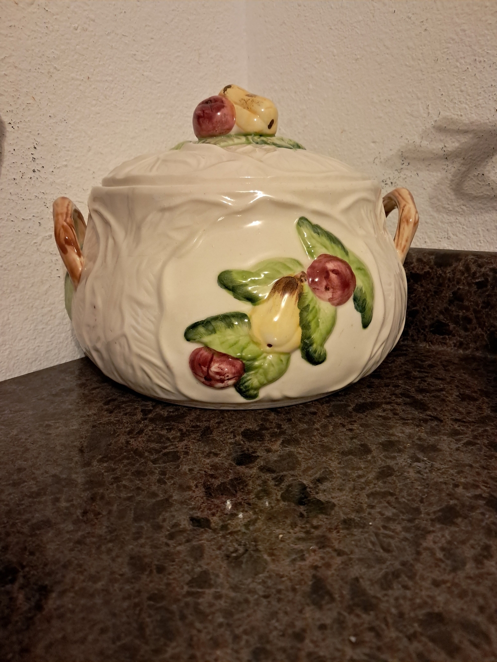 Vintage Hand Made -painted Ceramic Fruit Soup Tureen&lid In Excellent Condtion